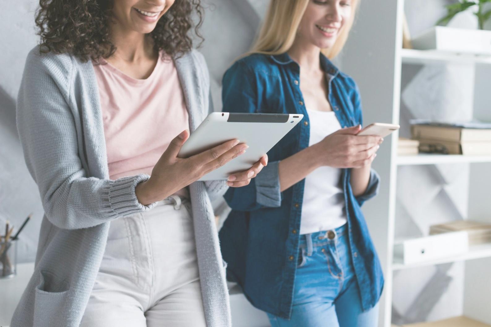 Студенти працюють над текстами